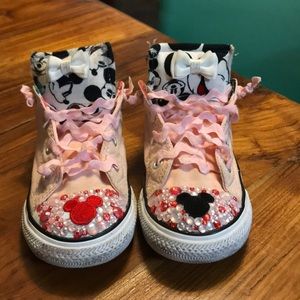 Converse Mickey shoes toddler Sz 10